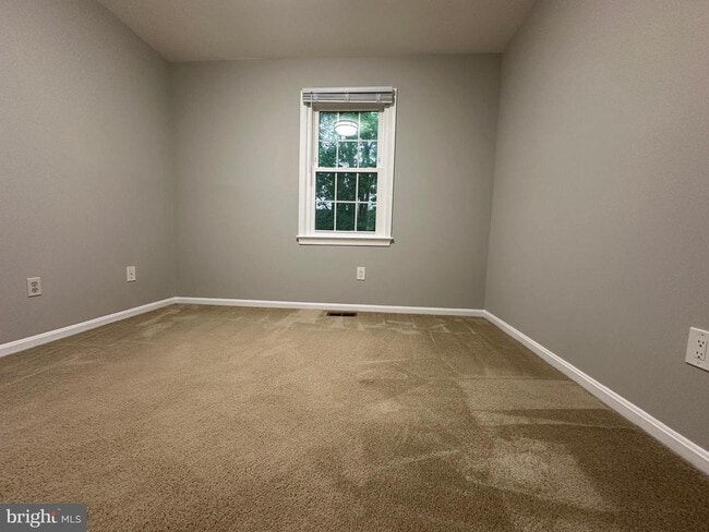 Building Photo - 10152 Village Knolls Ct