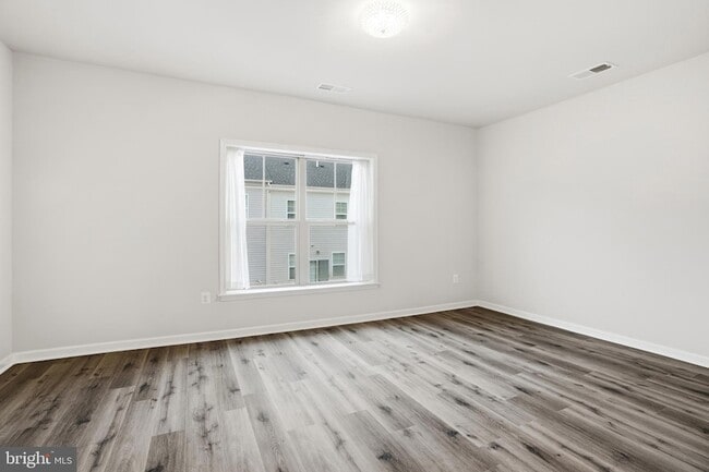 Building Photo - 14325 Potomac Heights Ln