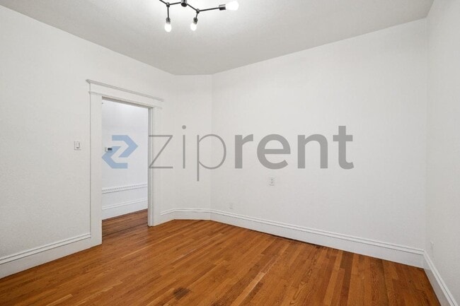 Building Photo - 1143 Anza St