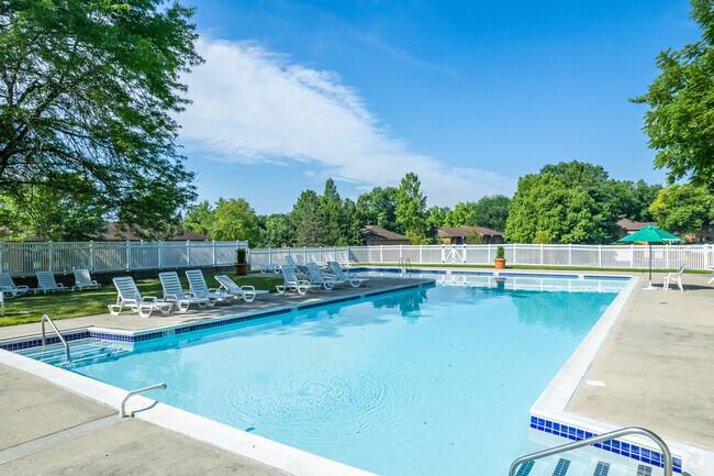 Pool - Whiteland West Apartments