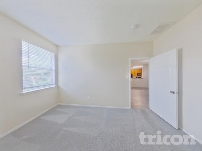 Building Photo - 6300 Downeast Dr