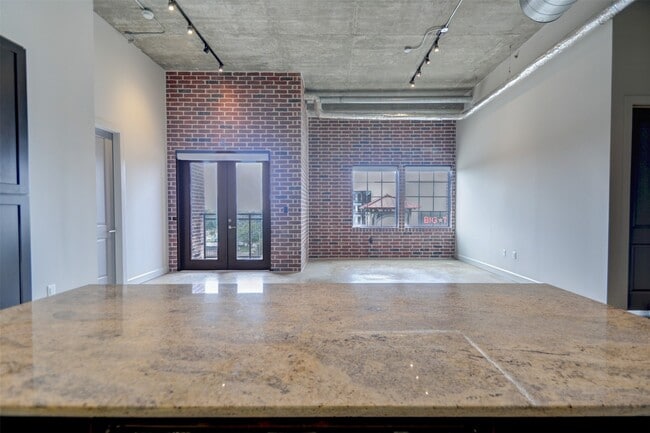 Building Photo - 1111 Studewood St