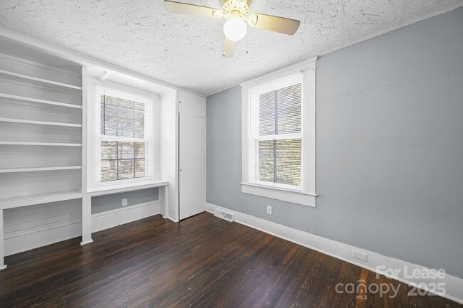 Building Photo - 813 E 35th St