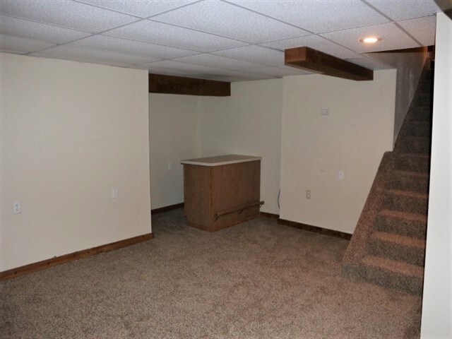 Building Photo - 6774 Laburnum Dr