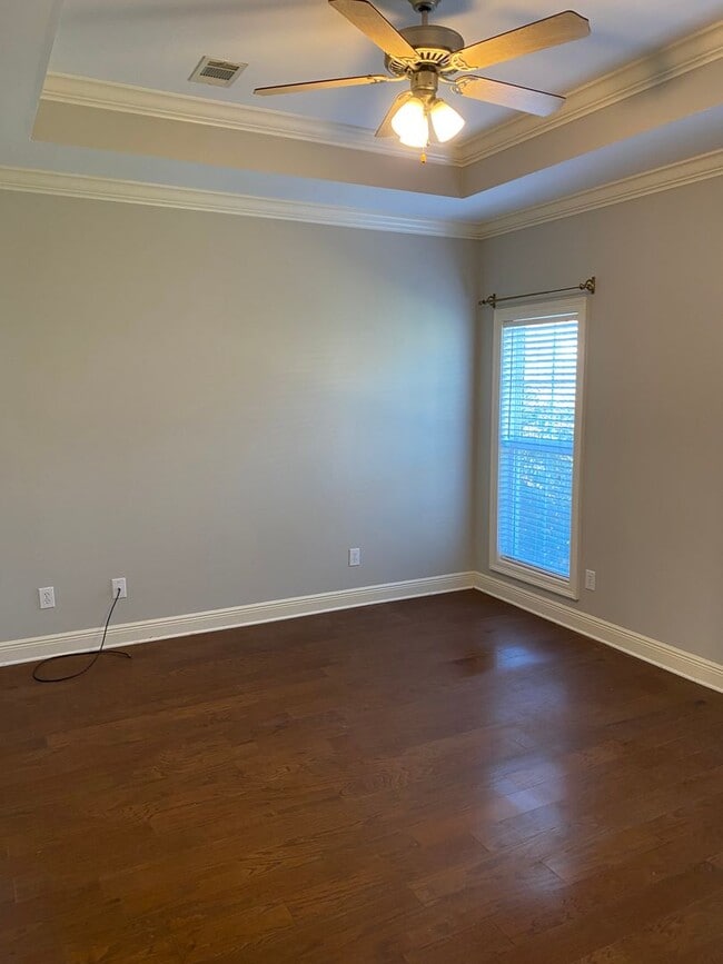 Building Photo - ****JUST REDUCED****720 Chombard Dr Brando...