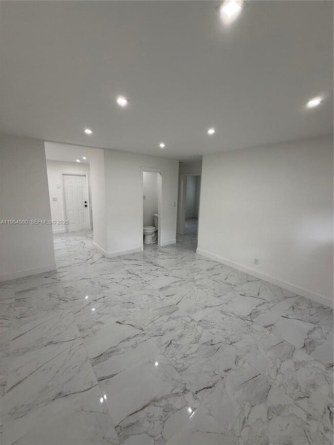 Building Photo - 505 N 24th Ave