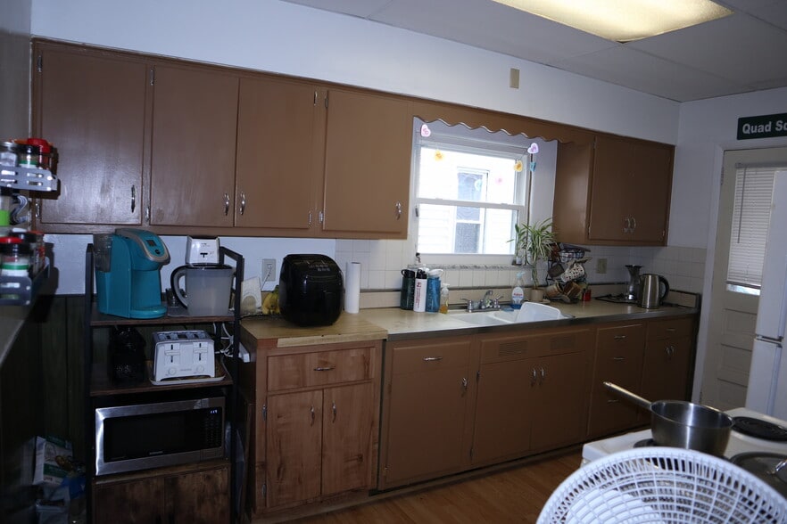 Building Photo - 76 3rd St