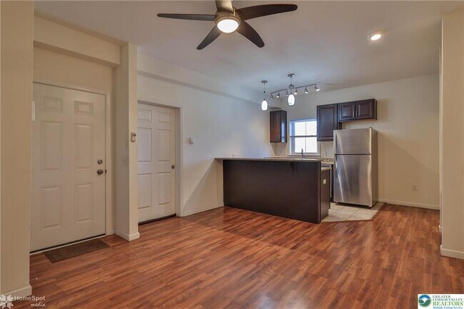 Building Photo - 328 Polk St