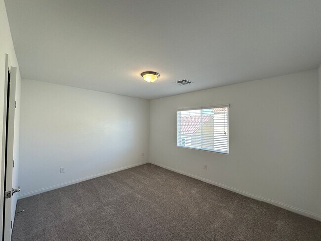 Building Photo - Robindale & Westwind