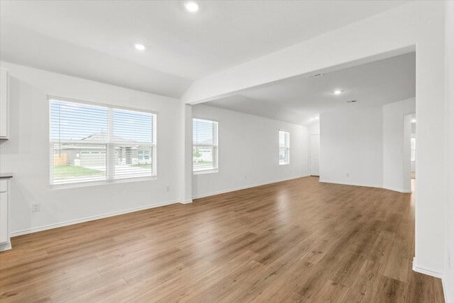 Building Photo - 104 Winged Foot Ct