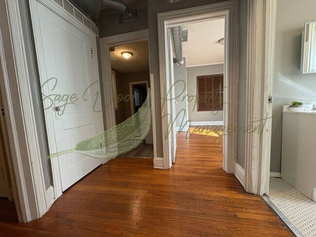 Building Photo - ORIGINAL HARDWOOD FLOORS! 1/2 MONTH OF FRE...