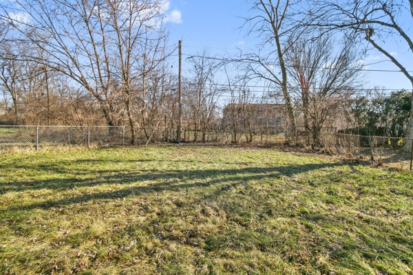 Building Photo - 594 Andover St