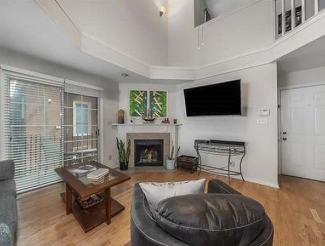 Building Photo - 1010 Allen St