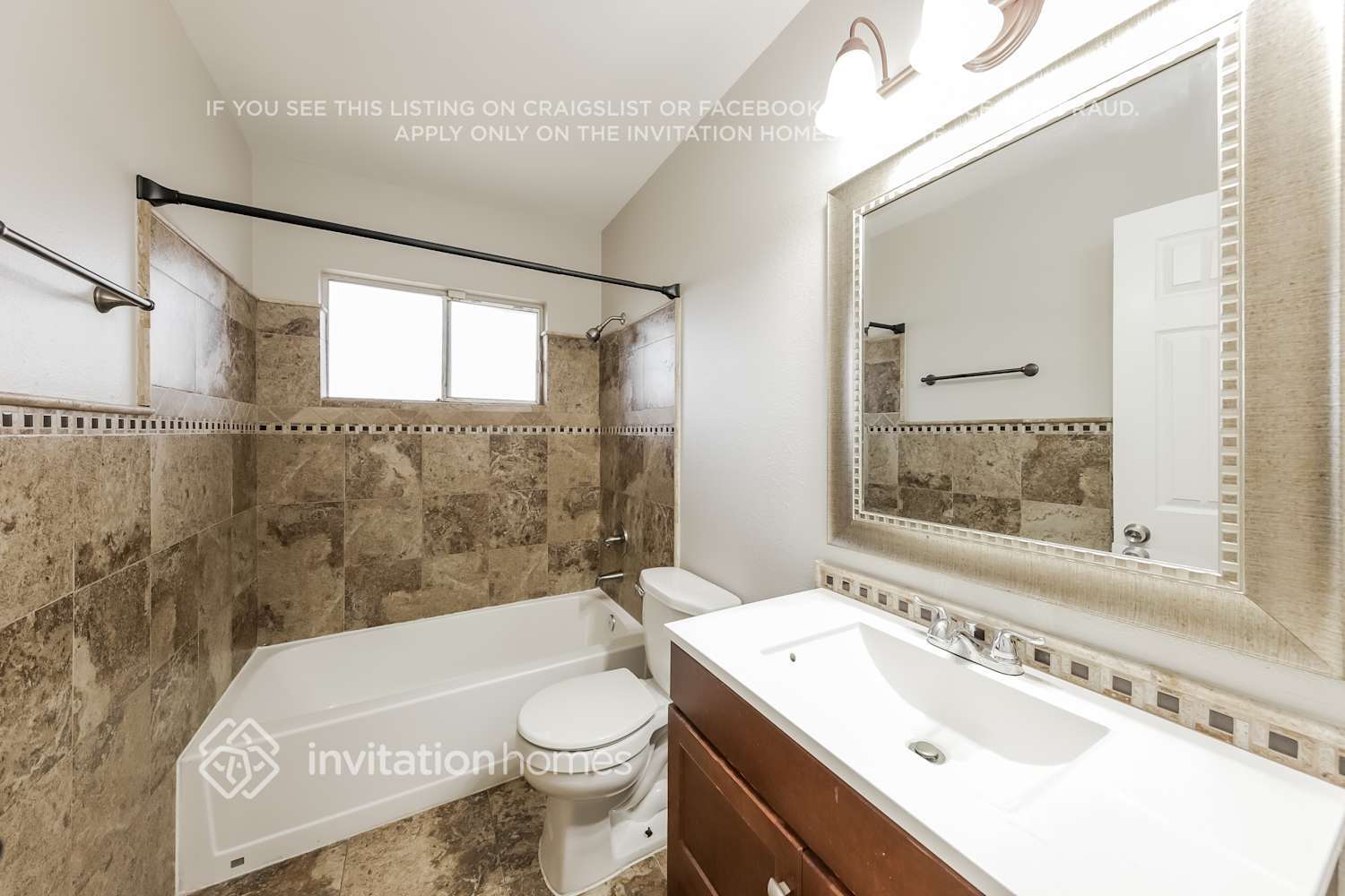 Building Photo - 4613 W Augusta Ave