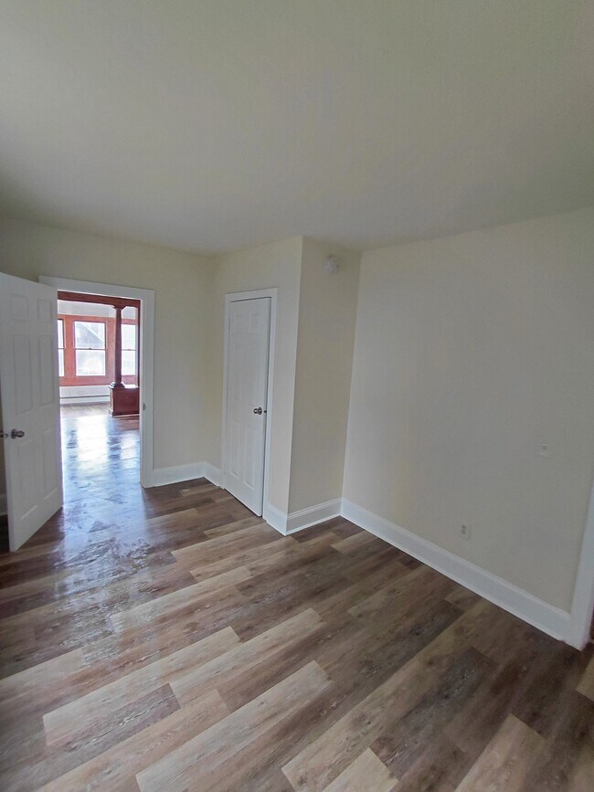 Building Photo - 665 Sayre Ave