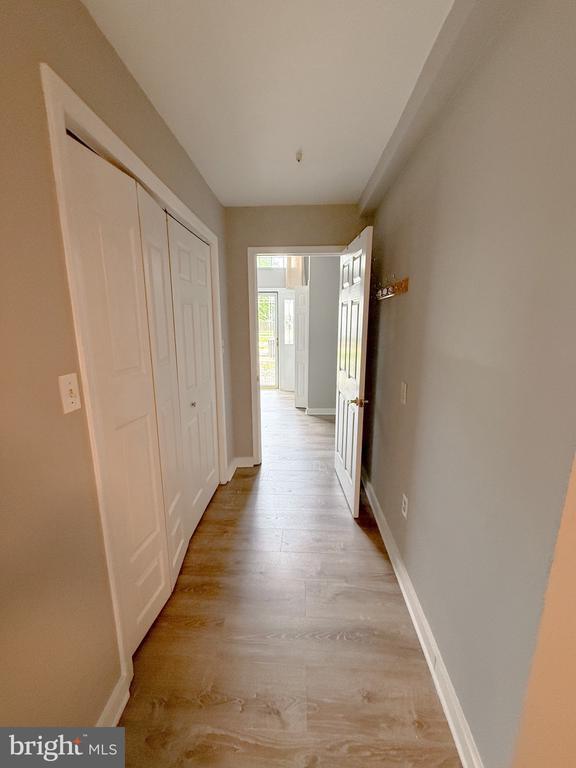 Building Photo - 9424 Sea Breeze Ct