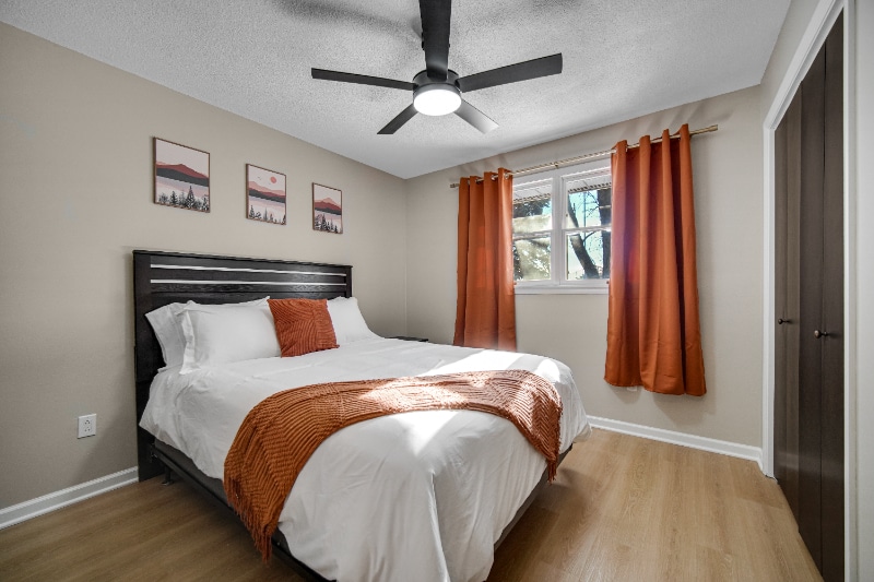 Building Photo - 454 Francis St