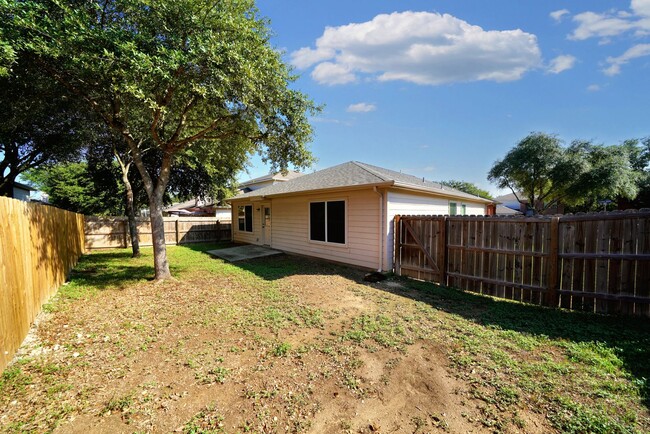 Building Photo - Corner-Lot Beauty in Wynnbrook Subdivision...