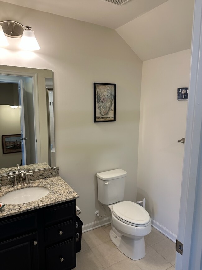 Loft Bedroom Bathroom - 8206 Secluded Cove Ln