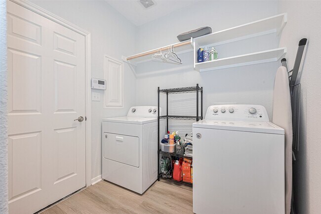 Building Photo - 14 Sprite Woods Pl