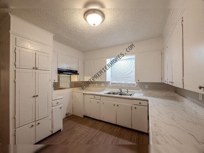 Building Photo - 2315 Koko Dr