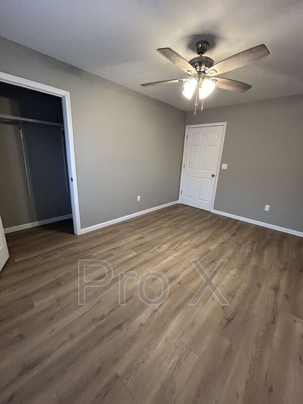 Building Photo - 716 Columbus St