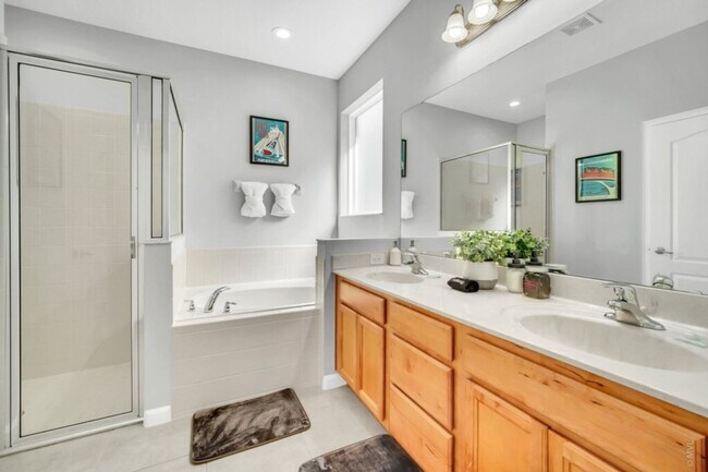 Building Photo - 4168 Oak Tree Dr