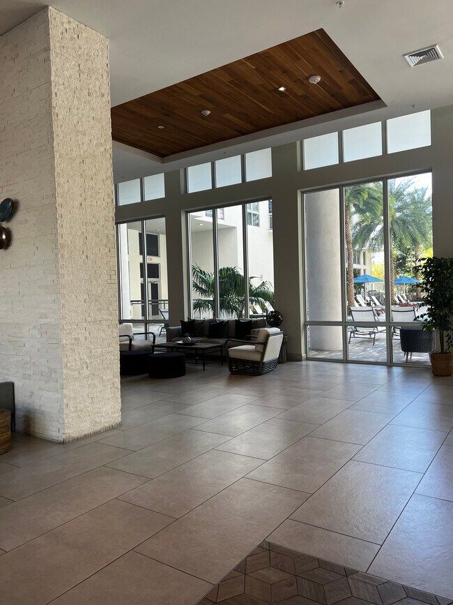 Building Photo - 520 NE 26th St