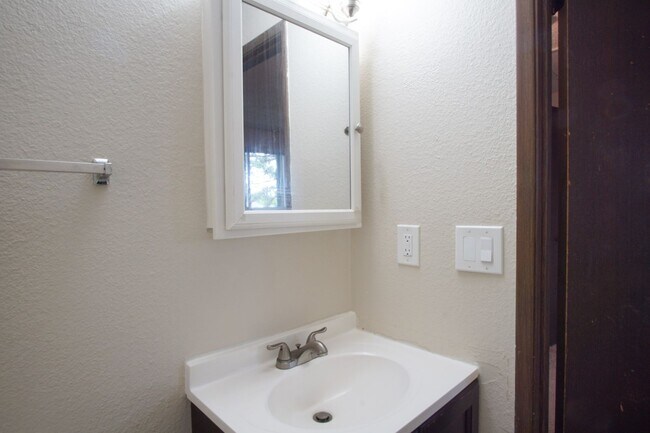Building Photo - 3914 SW Multnomah Blvd