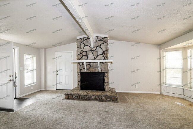 Building Photo - 1590 Bay Meadows Dr