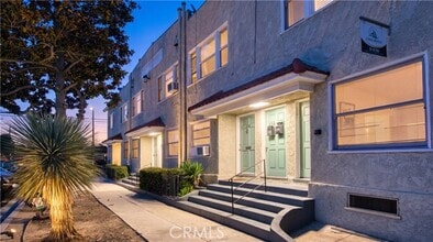 Building Photo - 242 Gaviota Ave