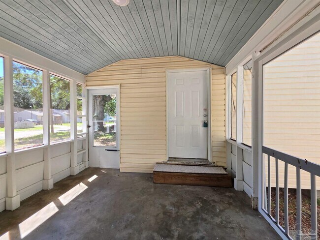 Building Photo - 35 Kennington Dr