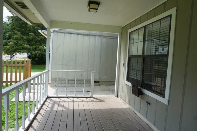 Building Photo - 111 Palmetto Dr