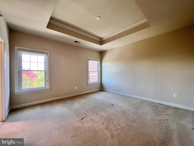 Building Photo - 376 Parkview Ave