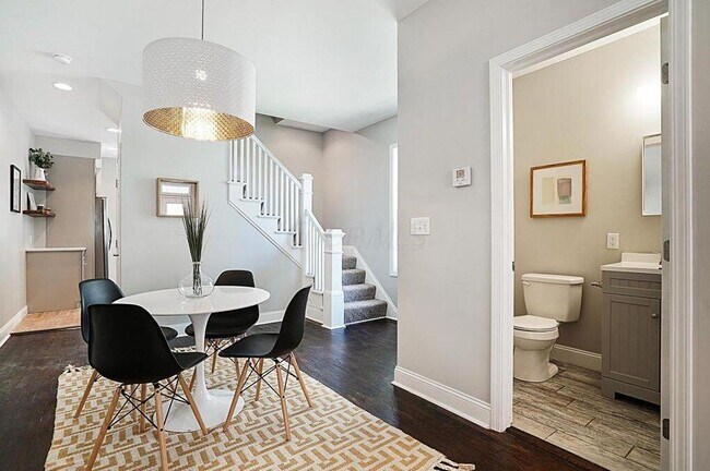 Building Photo - 597 Lilley Ave