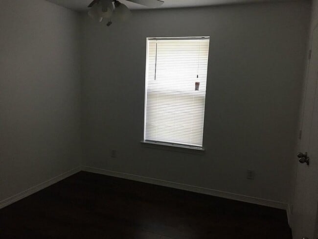 Building Photo - 7319 Village Lake Dr