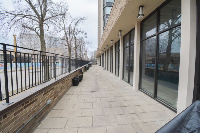 Building Photo - Furnished Unit STEPS FROM THE MAYO CLINIC FACILITIES Rochester Towers Condo For Rent!