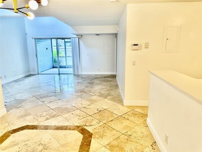 Building Photo - 5357 Buckhead Cir