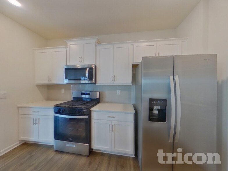 Building Photo - 1079 Staghorn Ave