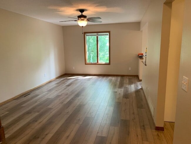 Building Photo - Nice 4 Bedroom 2 Bathroom house in Hudson