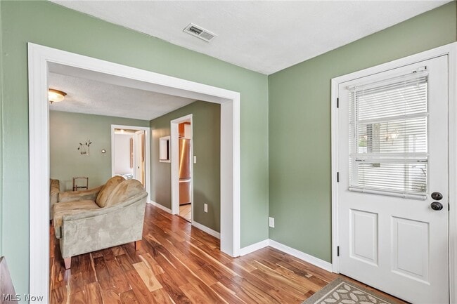 Building Photo - 686 Portage Lakes Drive
