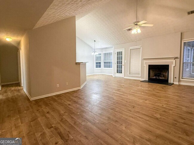 Building Photo - 5555 Grove Place Crossing SW