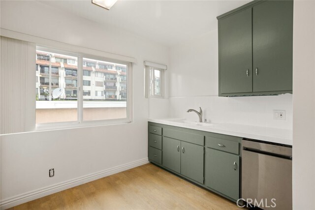 Building Photo - 740 W 27th St