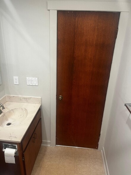 Building Photo - 322 Avenue A