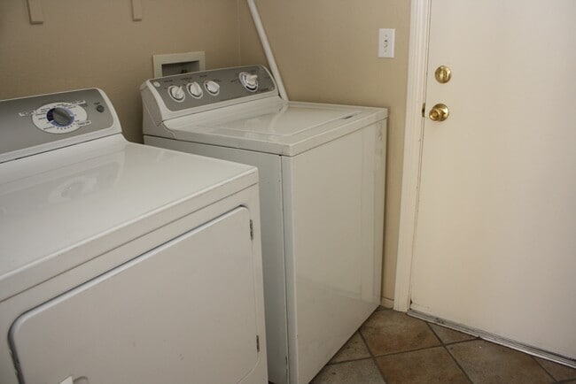 Building Photo - Lovely home in the heart of Green Valley Ranch.