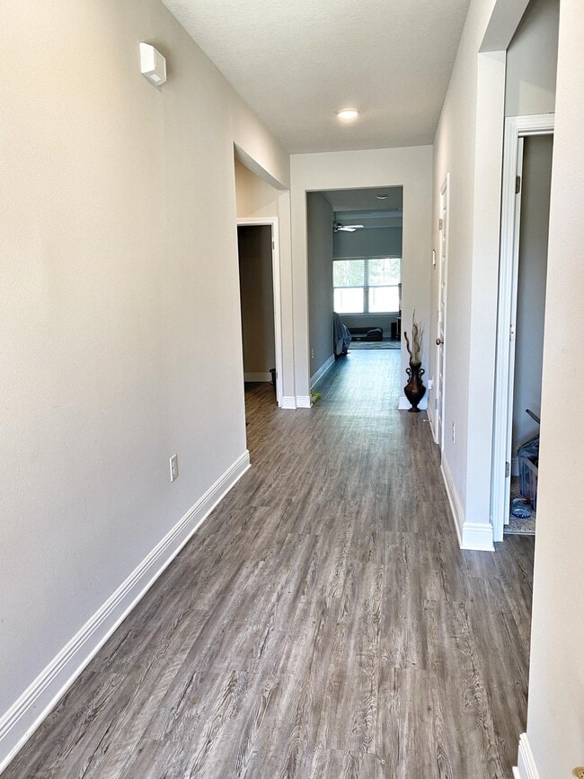 Building Photo - 3605 Turquoise Dr