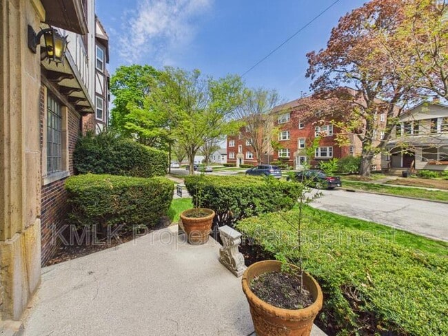 Building Photo - 1352 Kenilworth Ave