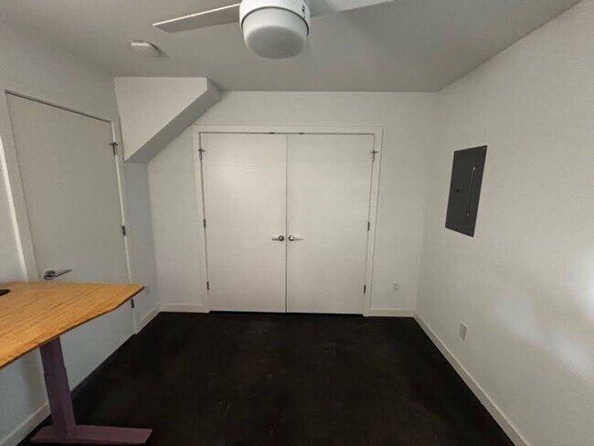 Building Photo - Modern Tri-Story in the heart of Capitol Hill
