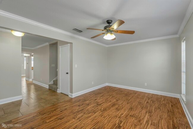Building Photo - 10001 Stratmore Cir