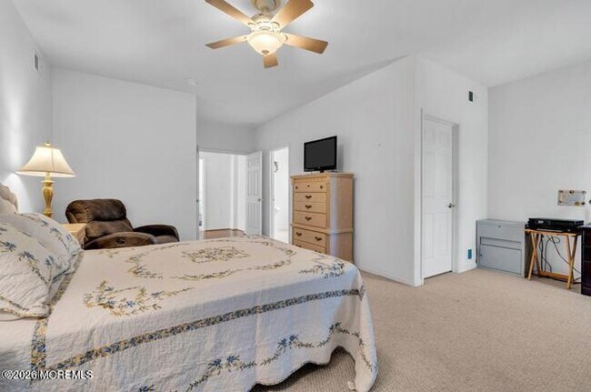 Building Photo - 6 Castile Ct